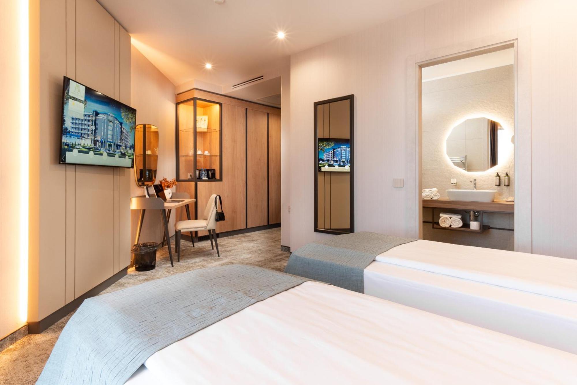 Atmosphere Balneo Hotel & Spa Pavel Banya Exterior photo
