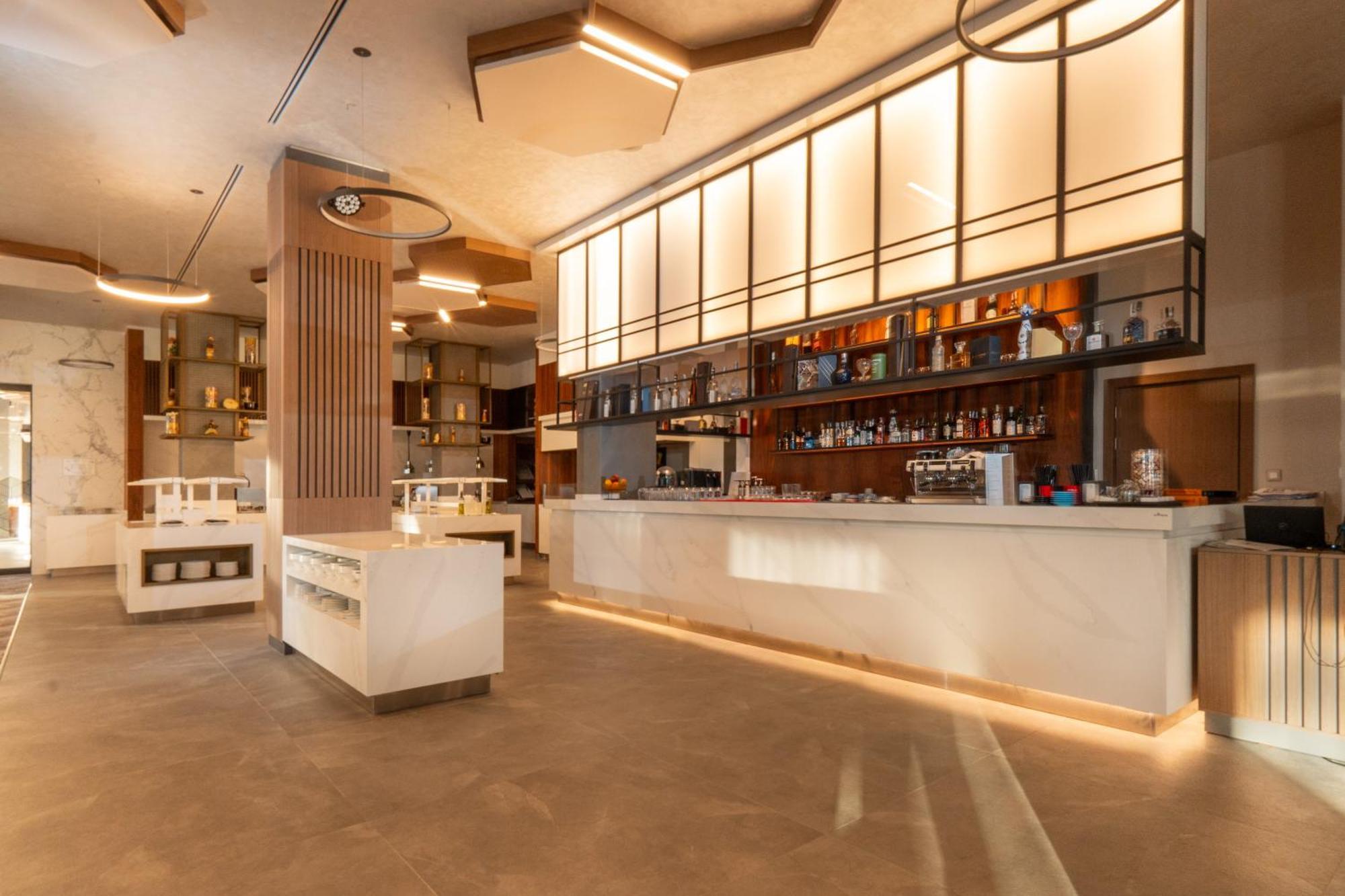 Atmosphere Balneo Hotel & Spa Pavel Banya Exterior photo