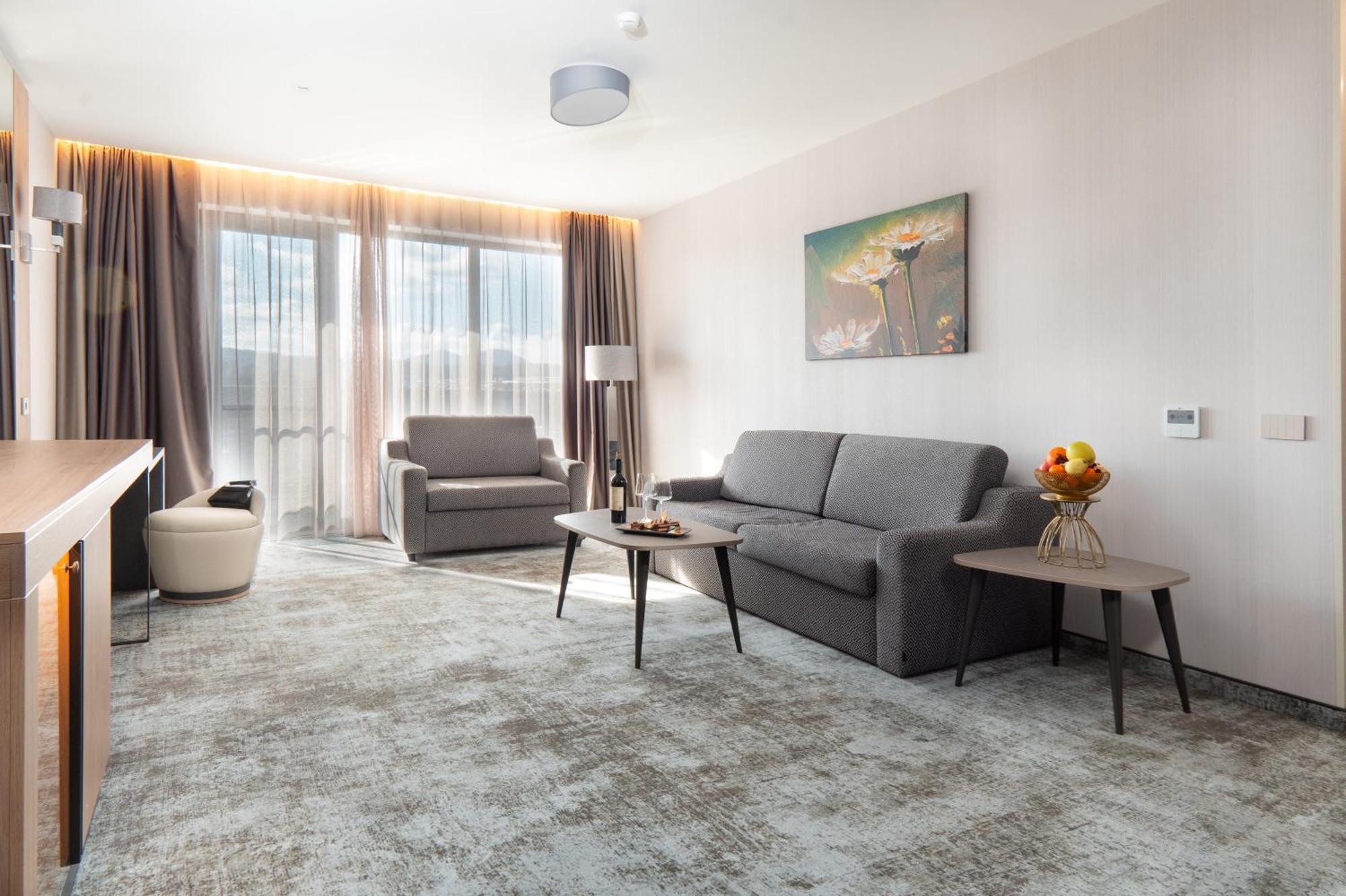 Atmosphere Balneo Hotel & Spa Pavel Banya Exterior photo