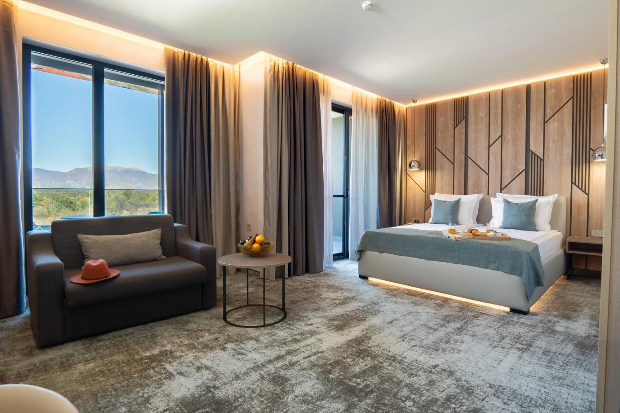 Atmosphere Balneo Hotel & Spa Pavel Banya Exterior photo